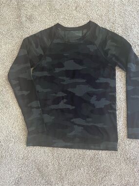 Athleta Women's Long Sleeve Camo Crew - Black & Dark Gray